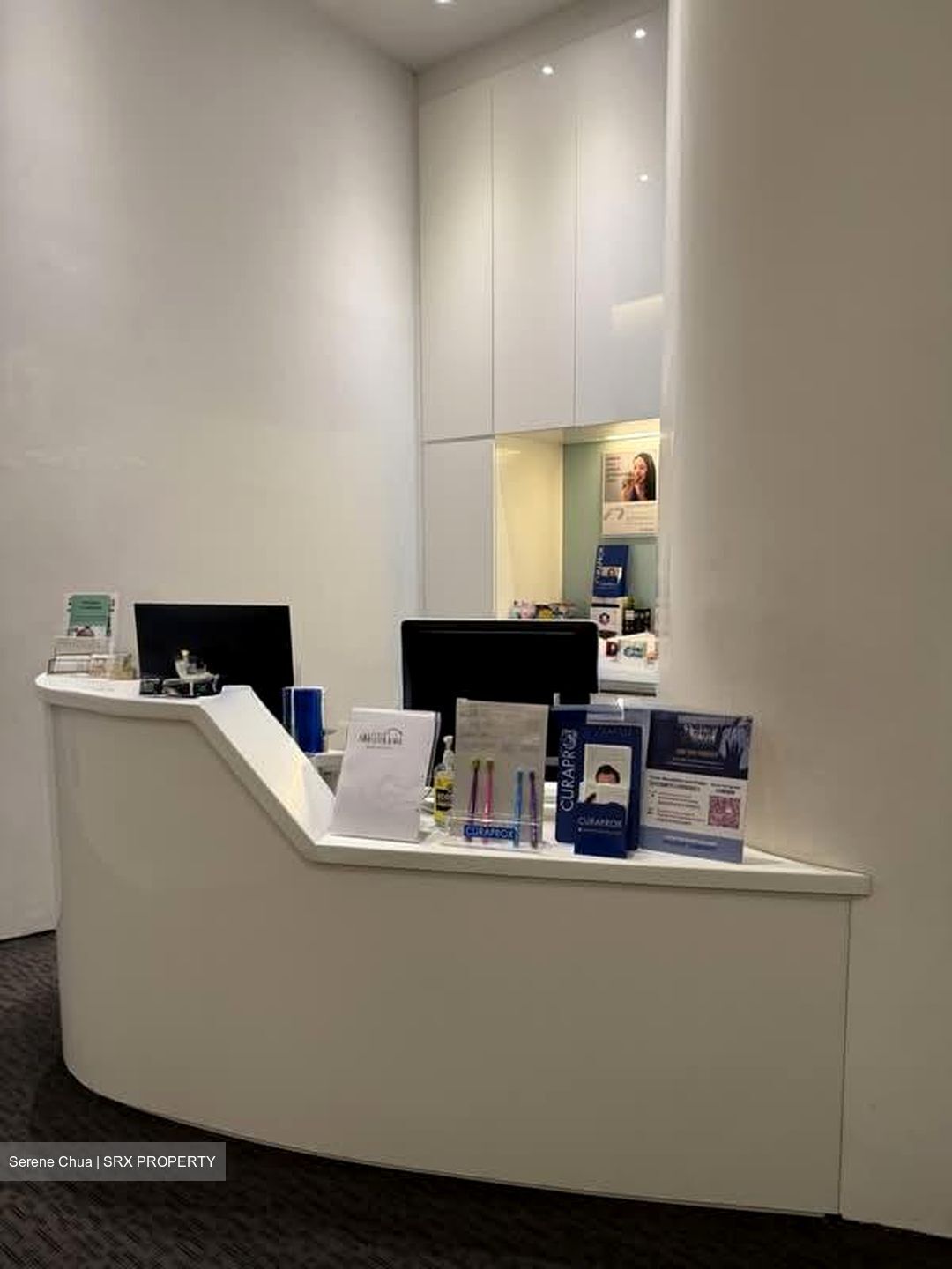 Camden Centre (D10), Retail #578550401